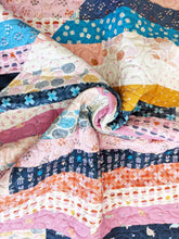 Load image into Gallery viewer, FREE Exponential PDF Quilt Pattern - Automatic Download