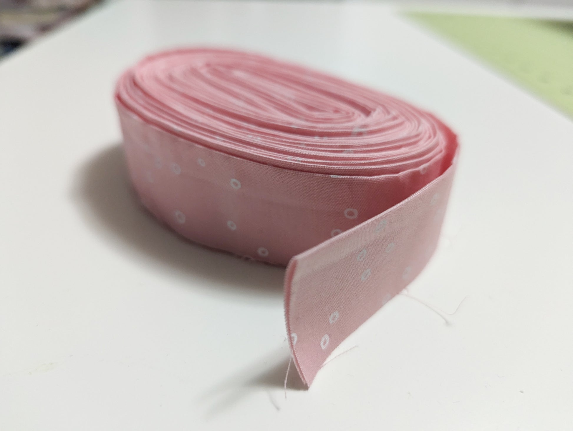 Quilt Binding - Century Prints - Trellis - Pink - 336 inches