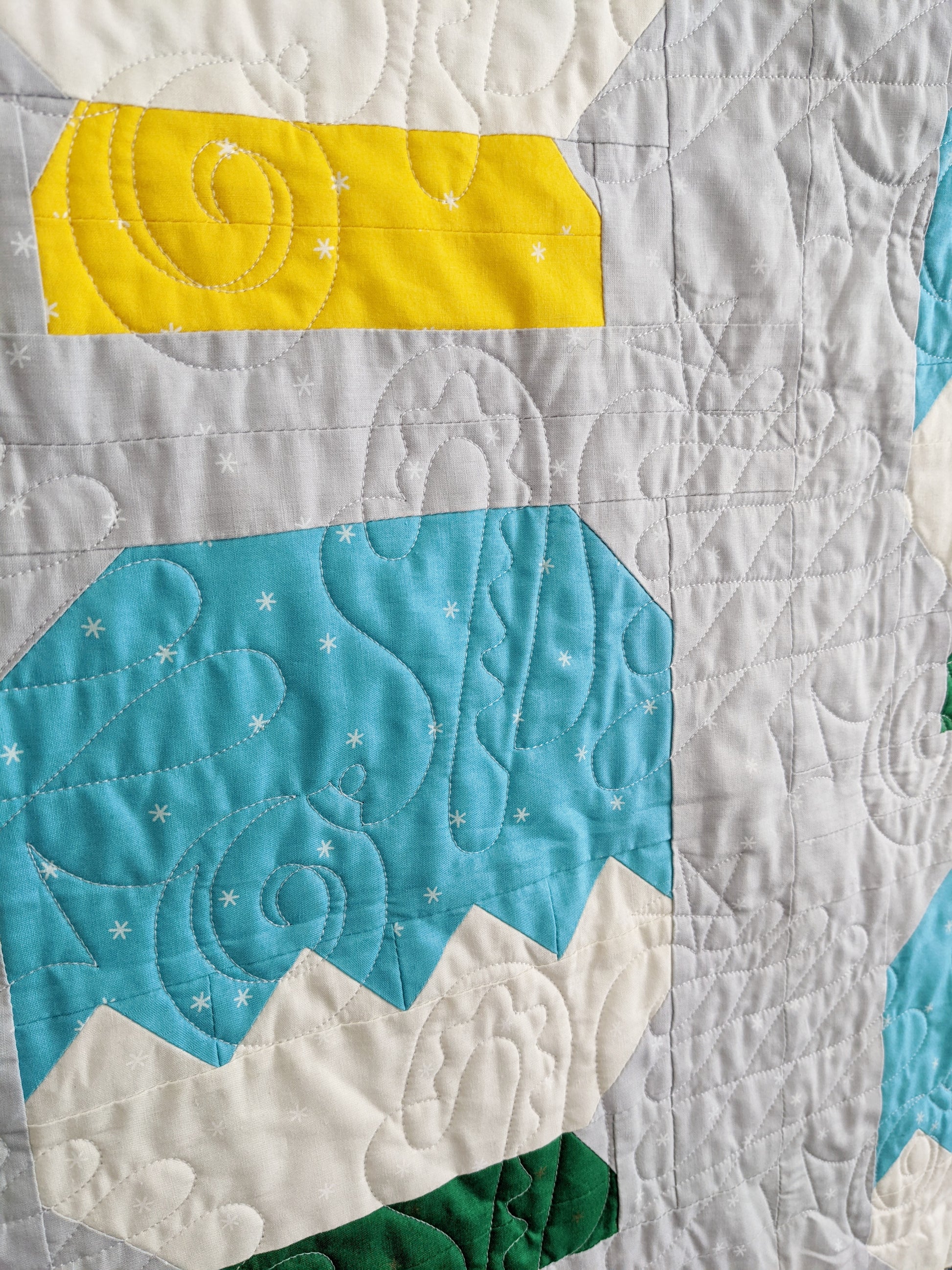 SAMPLE SALE - Shake It Up Quilt + Pillow Cover