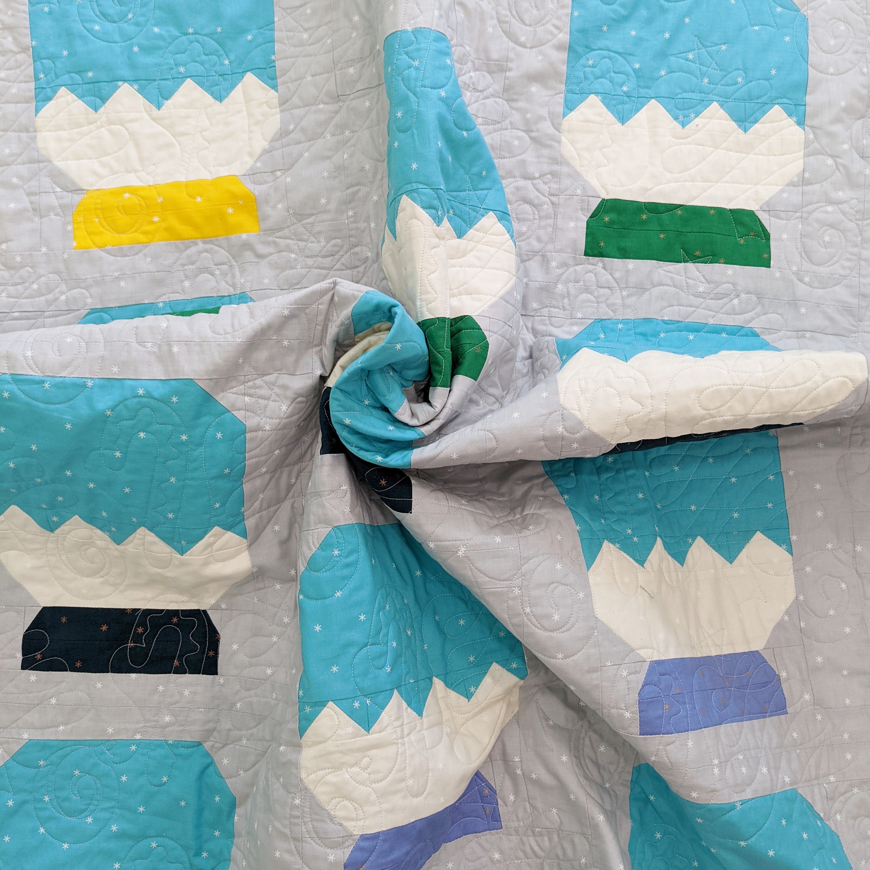 SAMPLE SALE - Shake It Up Quilt + Pillow Cover