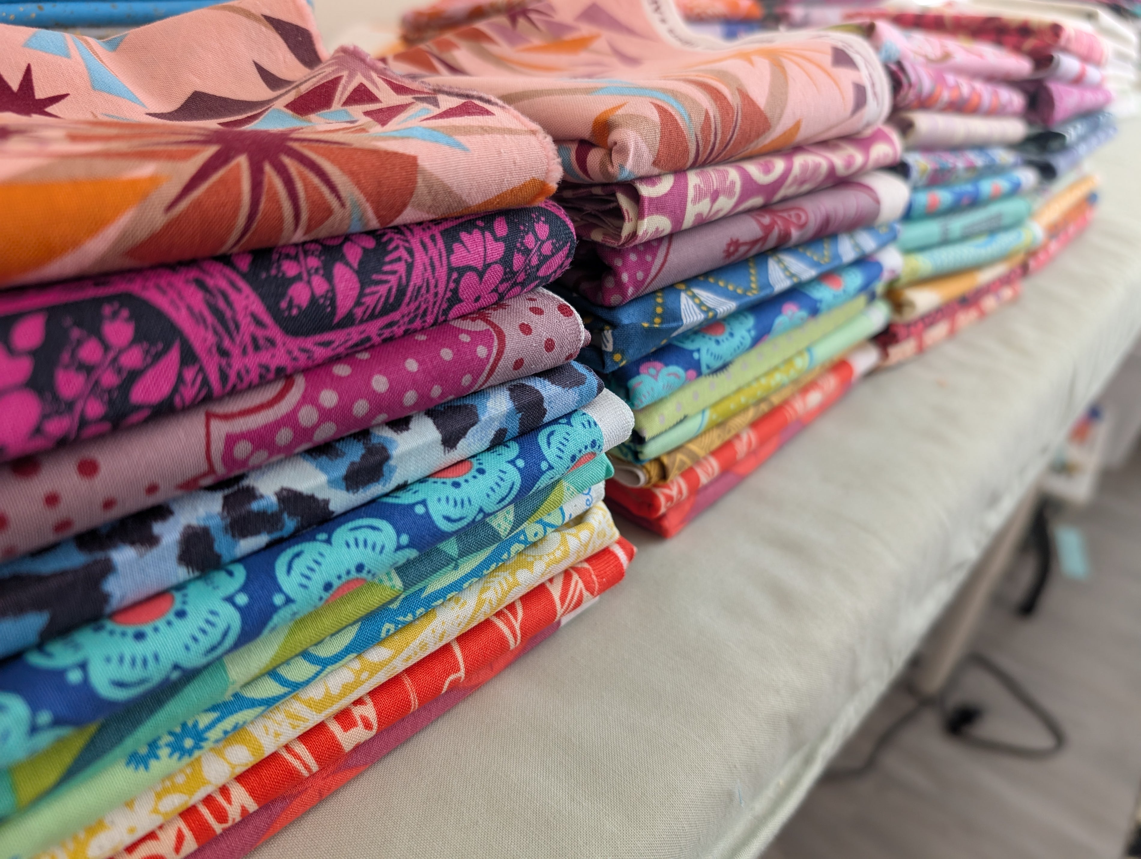 Mystery Fat Quarter Bundle, 8 Pieces