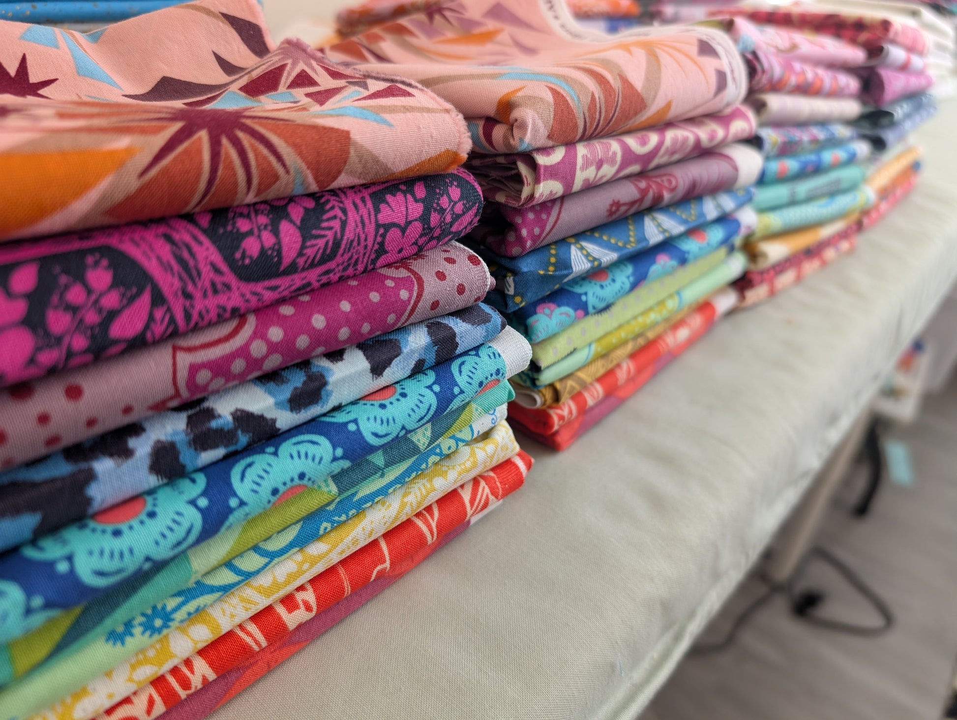 Mystery Fat Quarter Bundle, 8 Pieces