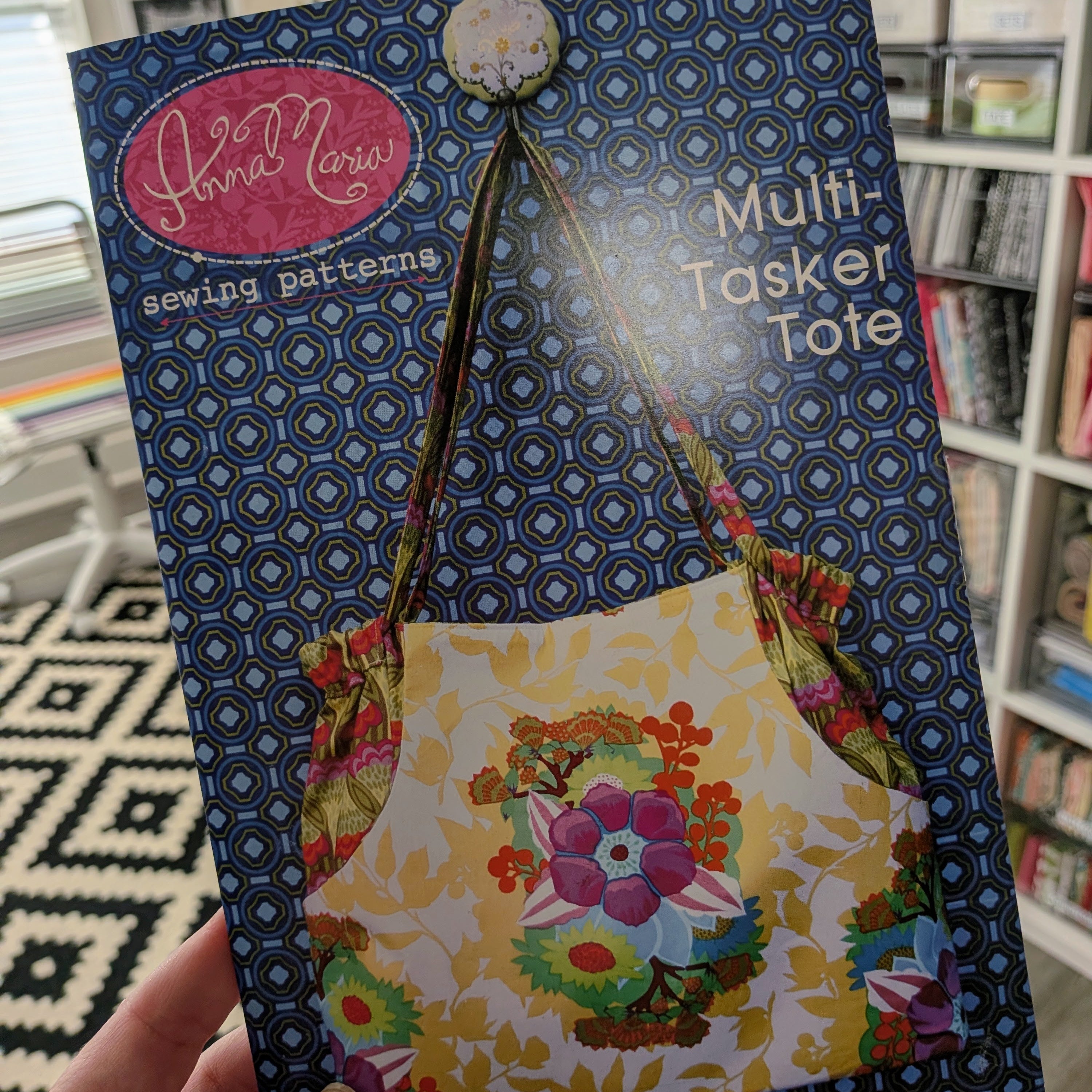 Multi-Tasker Tote Sewing Pattern by Anna Maria Horner